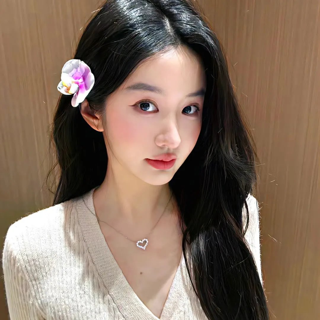 与一位女士合影